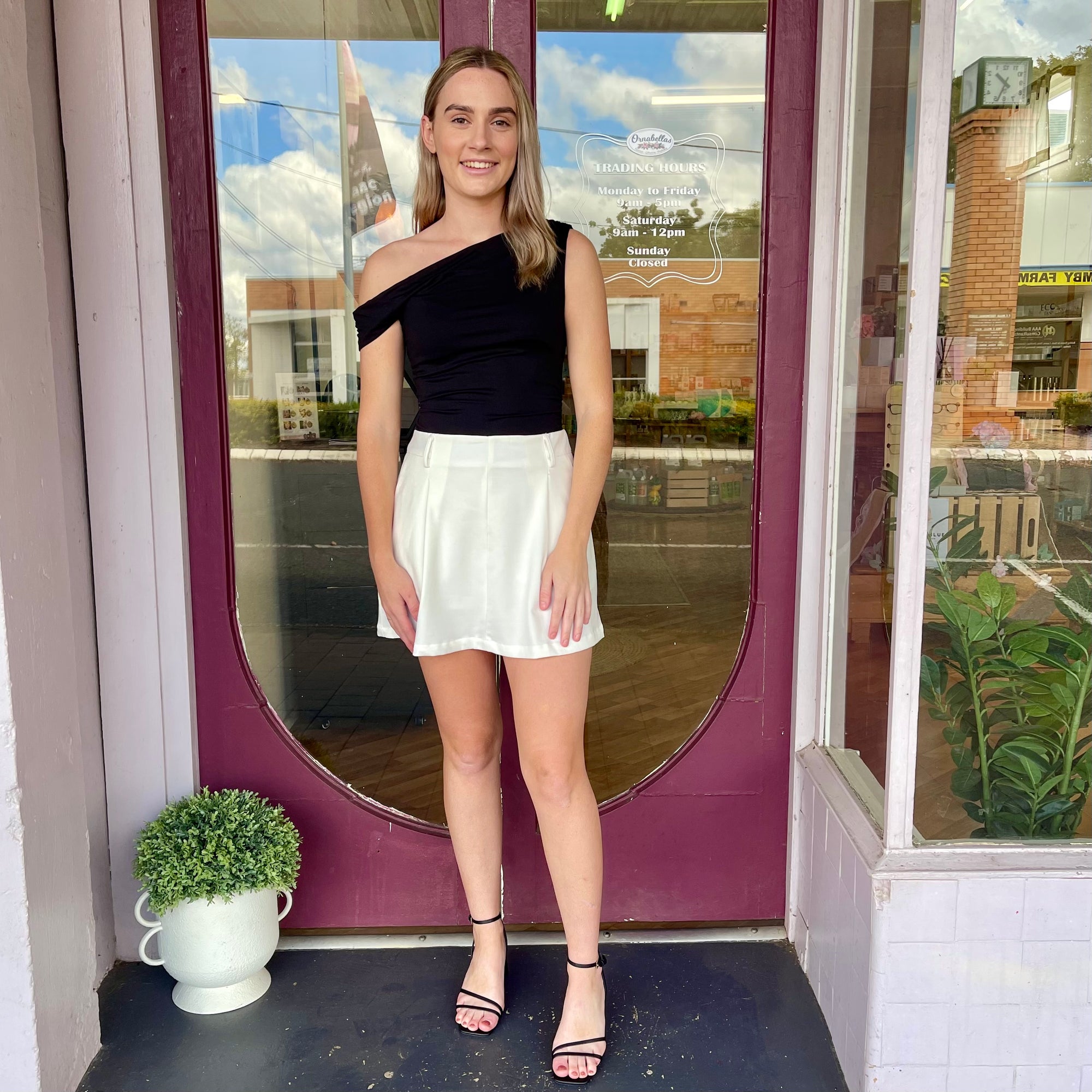 Paper Heart White Skorts